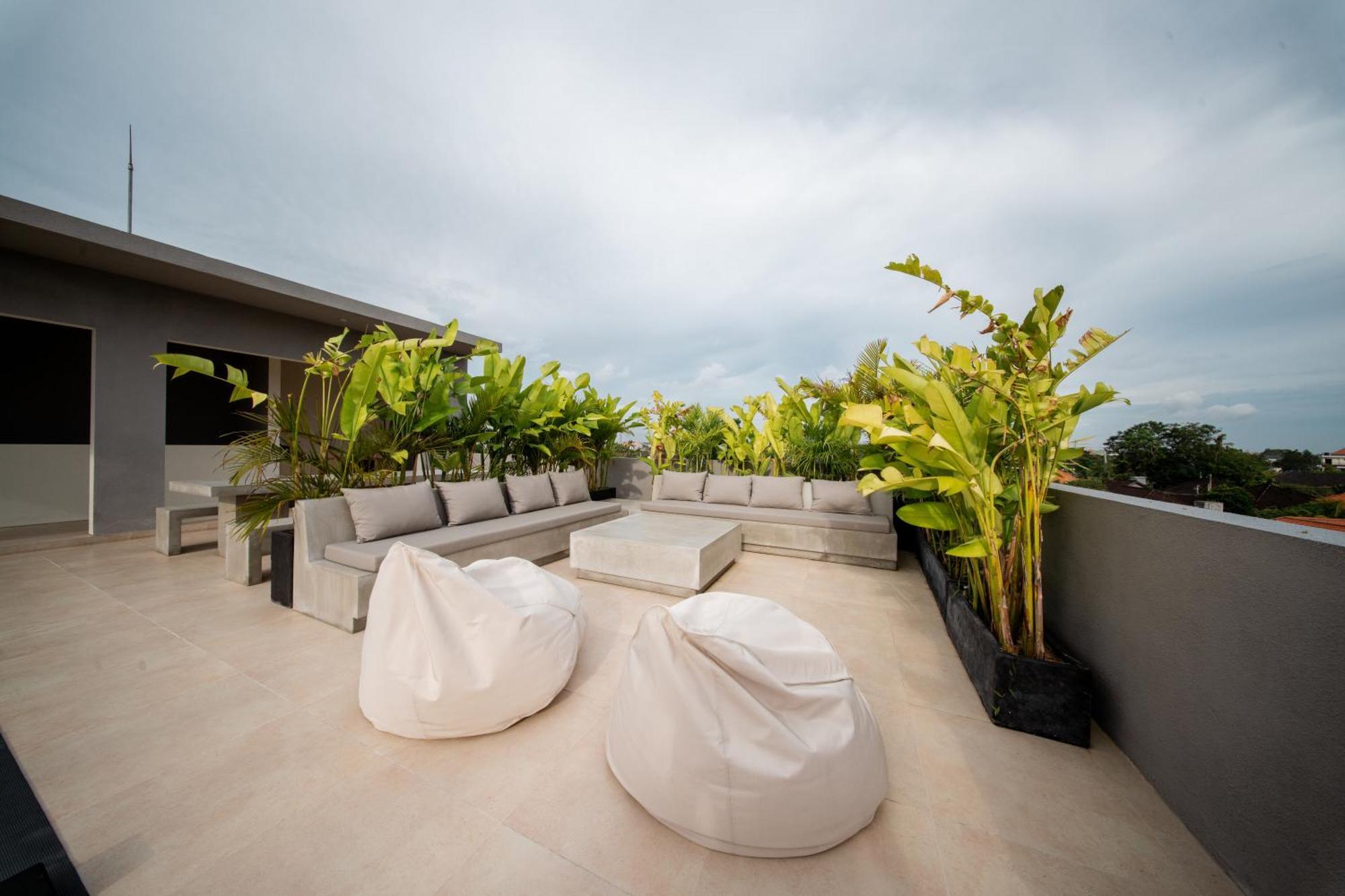 Thehub Pererenan Coworking, Pool And Rooftop Чангу Экстерьер фото