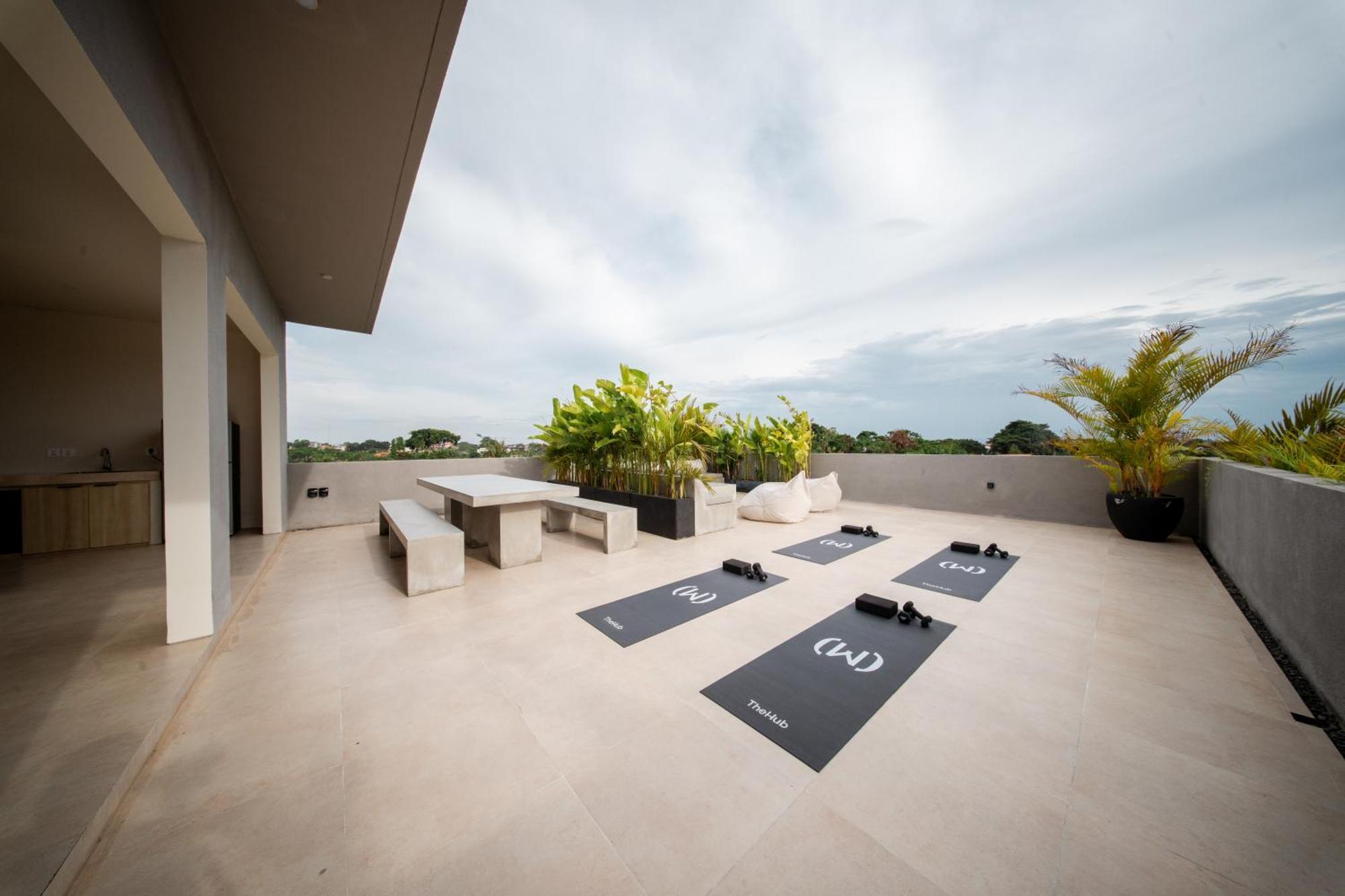 Thehub Pererenan Coworking, Pool And Rooftop Чангу Экстерьер фото