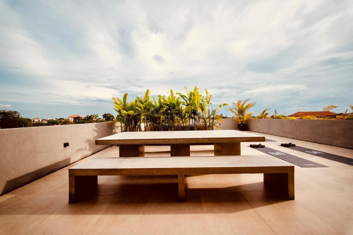 Thehub Pererenan Coworking, Pool And Rooftop Чангу Экстерьер фото